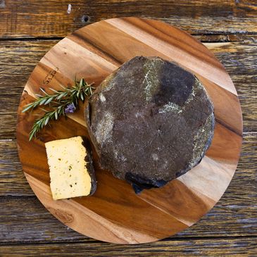 Handcrafted with certified organic milk from our very own Glenmoidart farm in South Gippsland, Inver