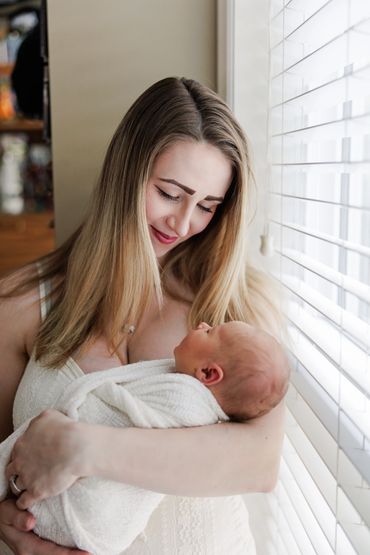 Karolynn Asplin abbotsford fraser valley photographer lifestyle newborn photography