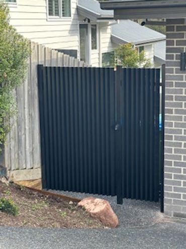 powdercoated 45 degree slat gate & panel