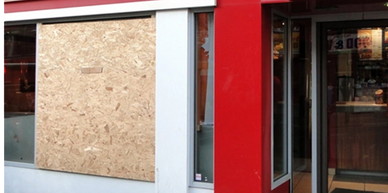 Emergency glazier securing and boarding in Berkhamsted. Cassidy Glazing And Locks.