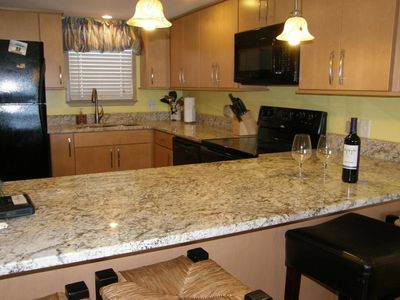 Equipped kitchen w/ice cream and drinks maker, waffle iron, Espresso, Fondue, coffee grinder, etc.