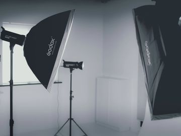 A white room with studio lights