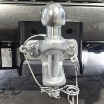Ball and pin Towbar
