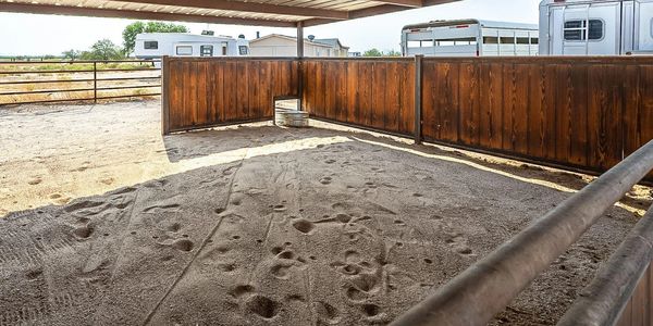 Arizona Horse Boarding Stall Located Near Casa Grande, Eloy, Arizona City, Florence and Coolidge.