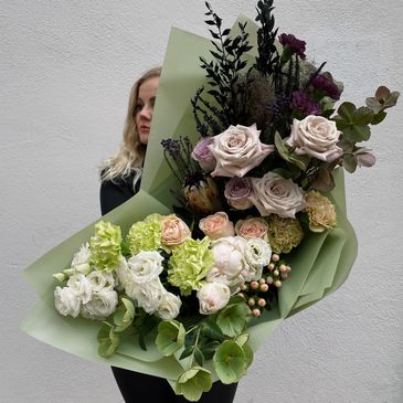 Exklusiver Blumenstrauß in Größe XL von frankfurtflowers; Foto: frankfurtflowers