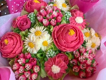 Custom made floral cupcake bouquet arrangement