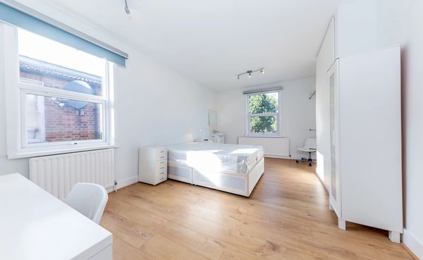 Bedroom St Margarets Ave GW Student Rentals