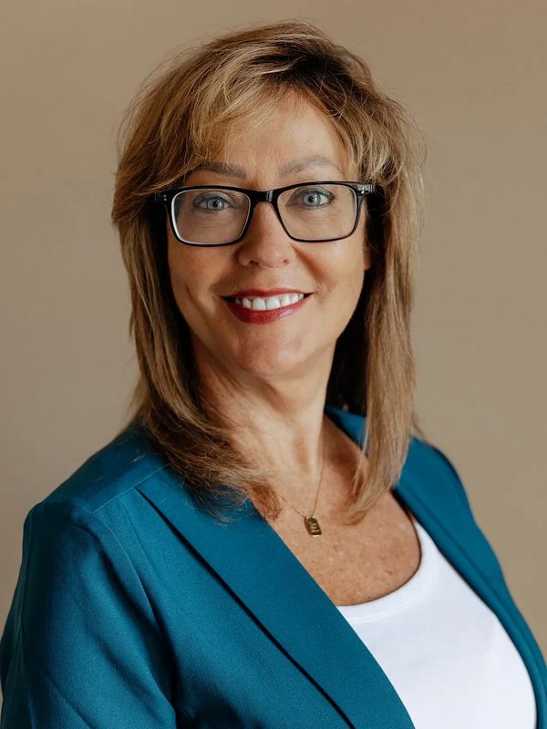 Susan Mileham APRN Head Shot