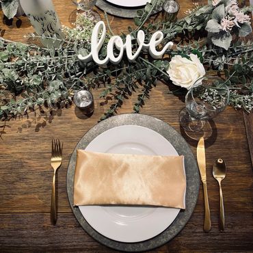 Table Decor & Place Settings