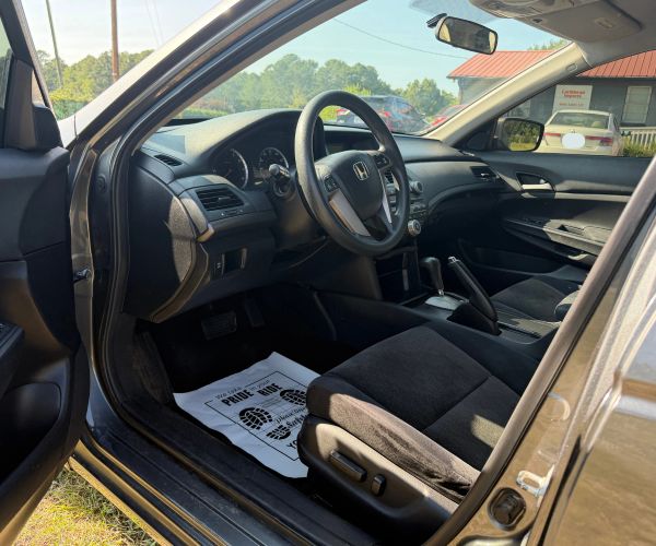 2009 Honda Accord LX-P - Photo 12