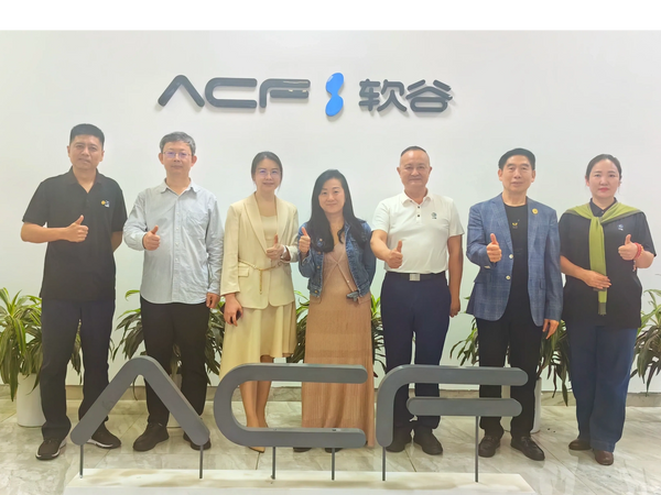 与ACF发明人王博伟院士合影