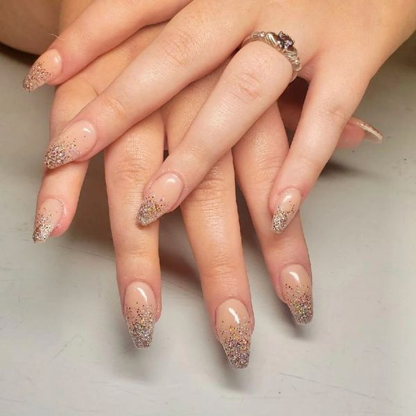 GLITTER OMBRE NAIL ART BY NAIL TECHNICIAN