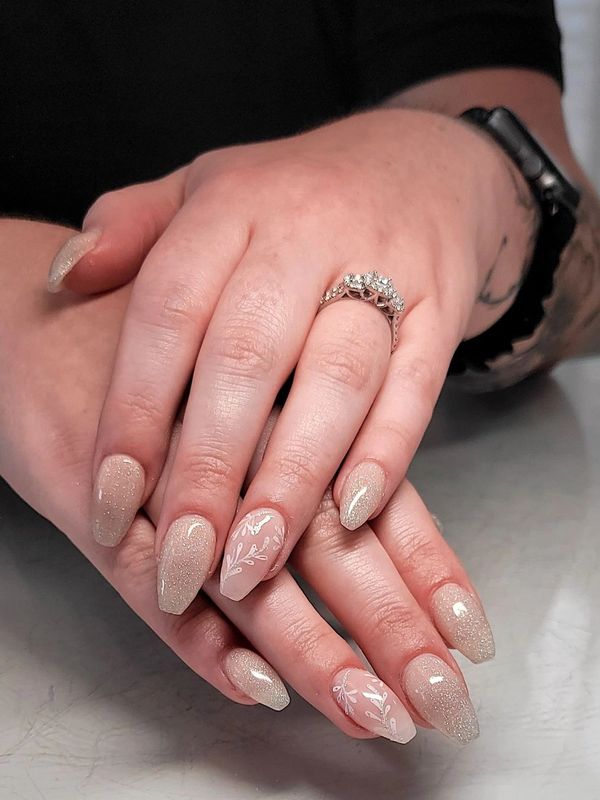 WHITE BOTANICAL NAIL ART DONE BY A NAIL TECHNICIAN