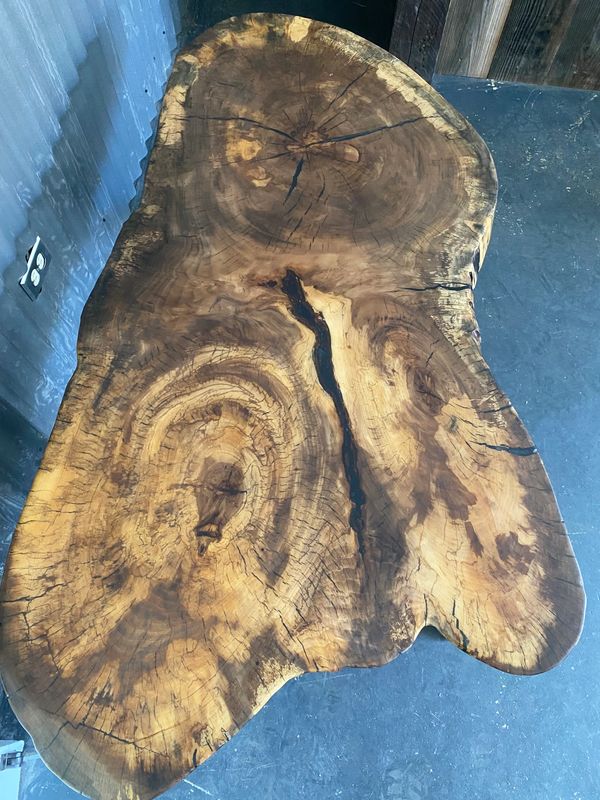 Sweet Gum live edge cookie table