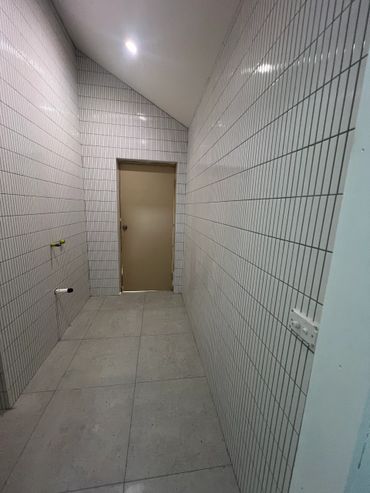 BATHROOM TILING