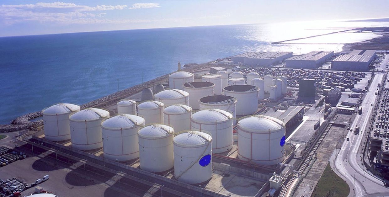 Global Oil And Gas Trading - Oil Storage Facilities