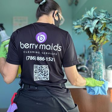 Bathroom deep cleaning removing grime, mold, and stains in Miami-Dade County.