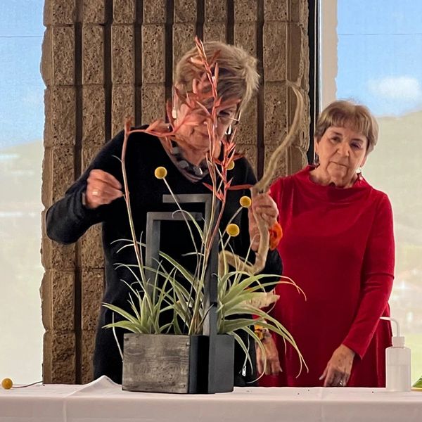 Special floral arranging demonstration