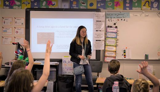 Annabelle teaches a Pando Presentation to students in a third grade class.