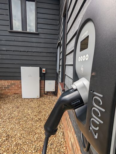Zappi EV charge point
Givenergy all in one