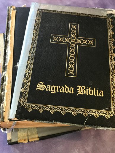 The Key repaired this Sagrada Biblia