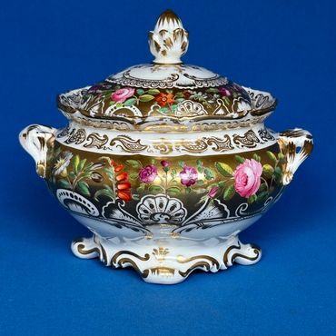 Attractive highly decorated late Georgian tureen, factory unknown, date c.1800