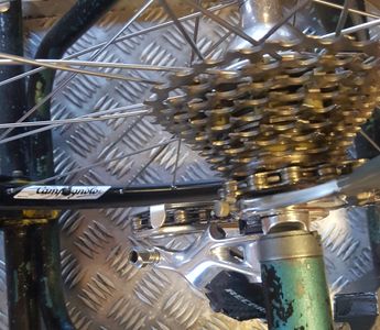 11/26 cassette on pre 2000 Campagnolo Record hub