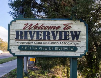 Welcome sign for the Riverview neighborhood.