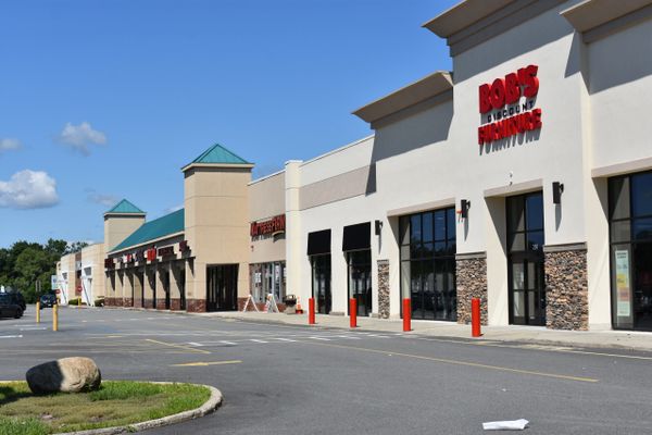 Retail space in prime location