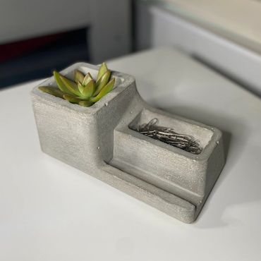 Sustainable Concrete Phone Stand, mold designed in Fusion 360, developed in two prototypes. 2023