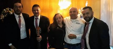 ás que música, emociones 🎻✨”
Convierte tu sorpresa en un recuerdo inolvidable con una serenata