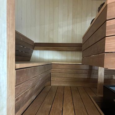 Clean interior finish on the bespoke sauna built by MJA Carpentry for Orchard Sauna.