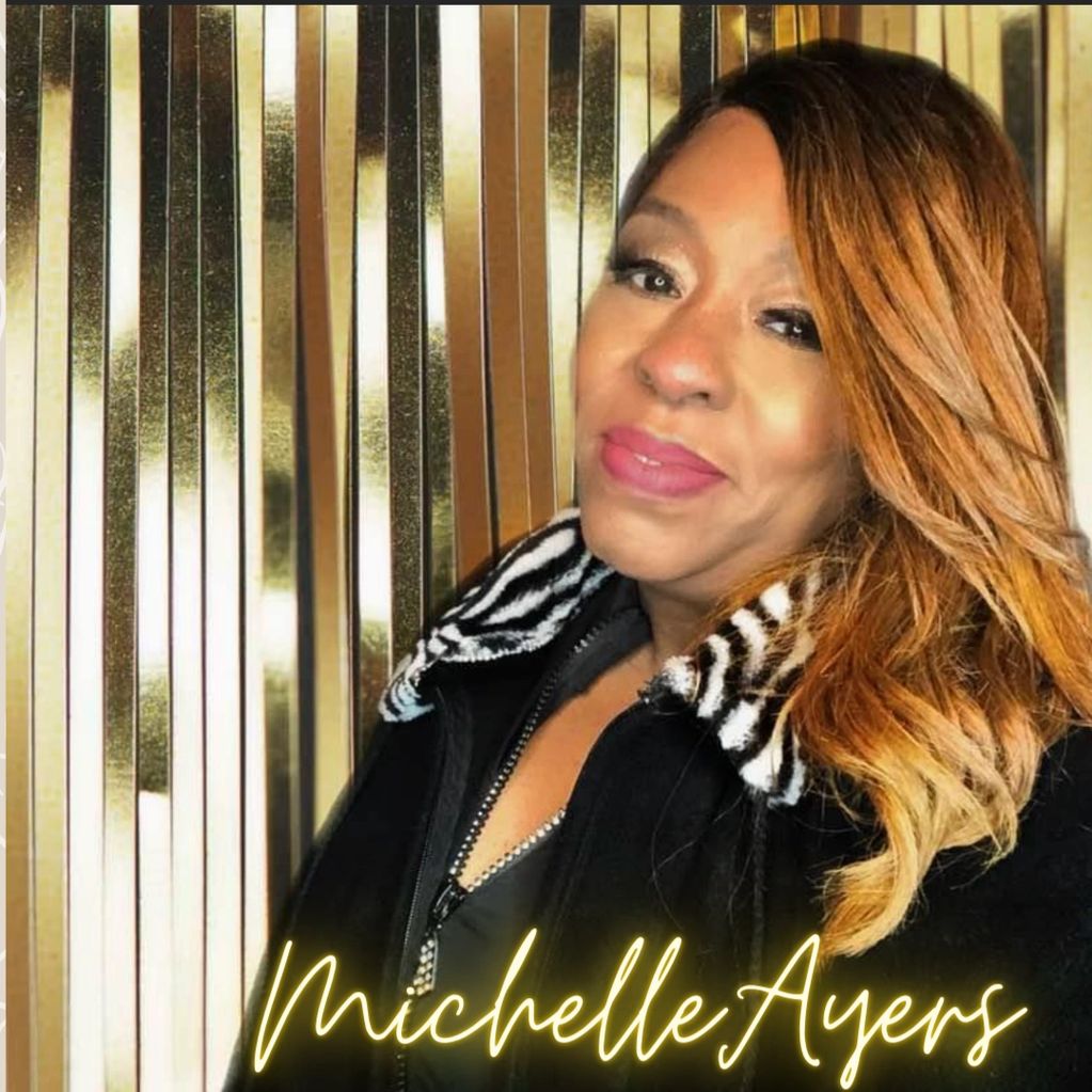 MICHELLE AYERS IS LIVING A GOLDEN LIFE!