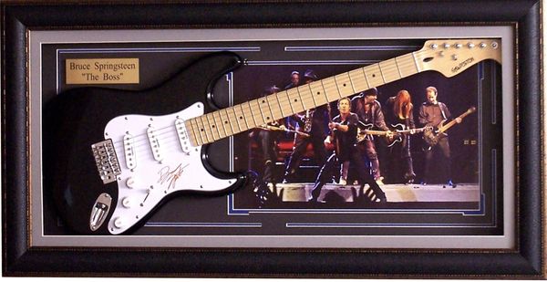 Call Auction In a Box for silent auction memorabilia. Fundraise better.