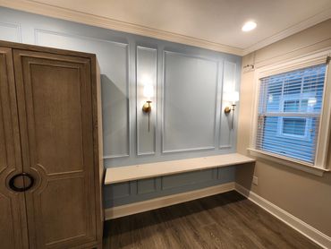 Accent wall with quartz work station