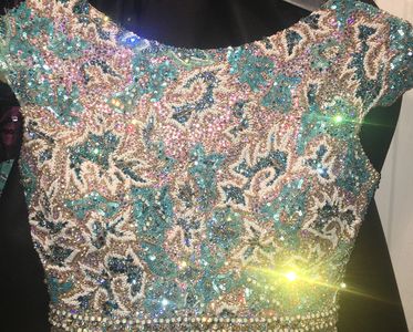 Crystalizing specialist, bling specialist, formal gown bling, tween pageant, national pageant gown