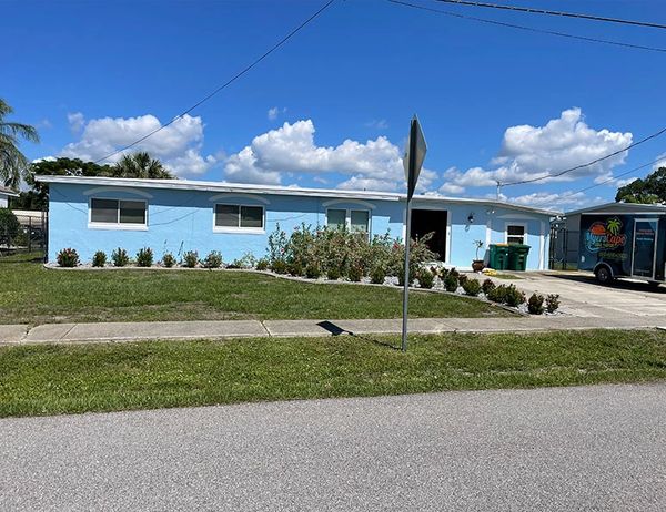 Florida home painted by Myers Cape Coral Painting.