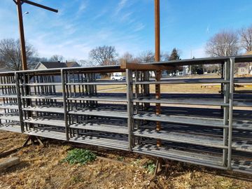 Livestock Panels 
6 Rails