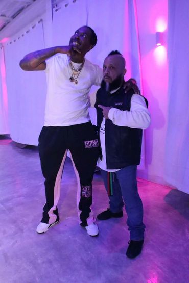 DAE HEAT BK, NY WE OUTSIDE CONCERT.