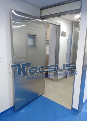 PUERTA PARA QUIRÓFANO CON VENTANA - MILILLA DE SIMPLE HOJA