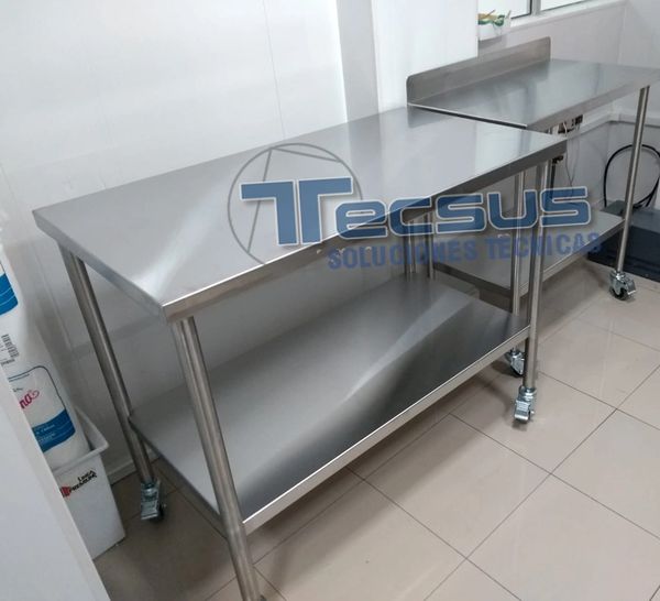 MESAS DE TRABAJO PARA ESTERILIZACIÓN