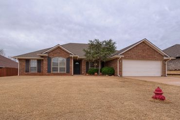 Front exterior of home for sale, Elk City, OK