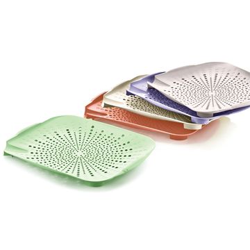 Cutting Board with Strainer