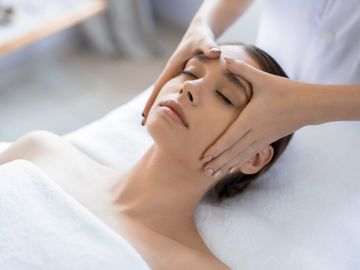 cabina estetica beauty estetista trattamento acido ialuronico colmare spianare rughe viso