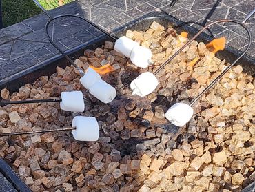 Holiday Market 12/2025