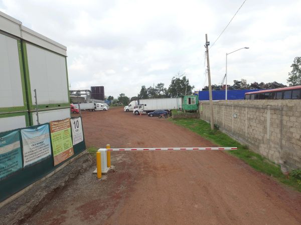 Estacionamiento Pensión Publica Para trailers en guadalajara tlaquepaque