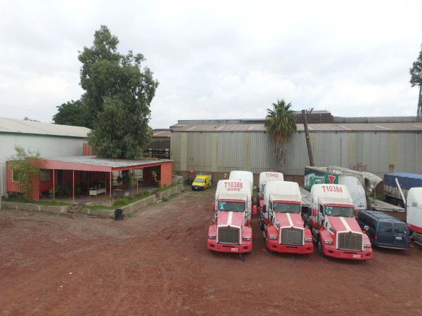 Estacionamiento Pensión Publica Para trailers en guadalajara tlaquepaque