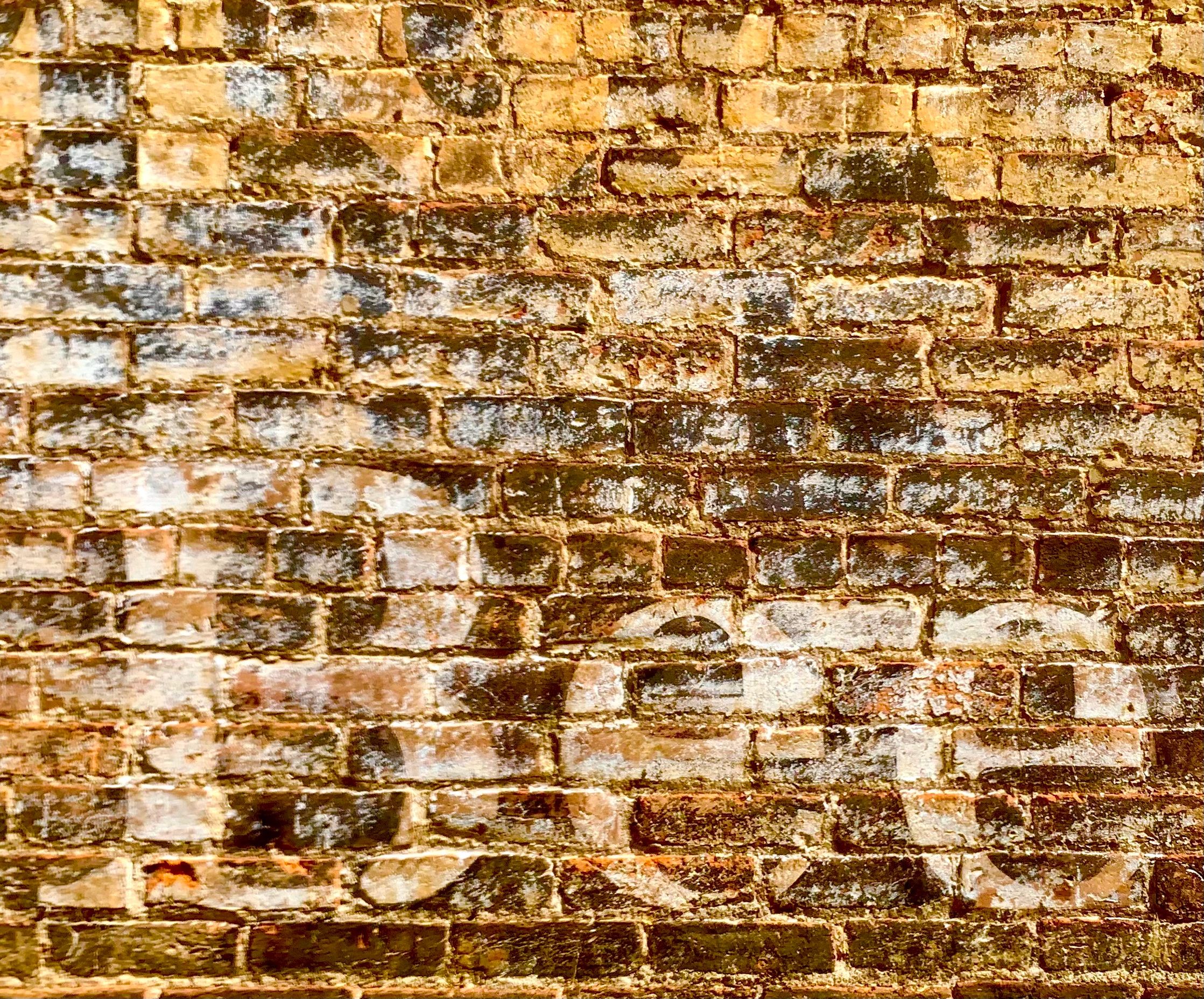 Ghost Sign - BEE