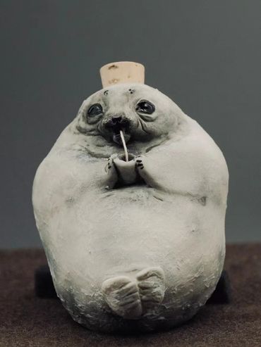 Peidi Wang
Seals Couldn’t Care Less 1
Cone 6 porcelain
8 x 8 x 10 cm