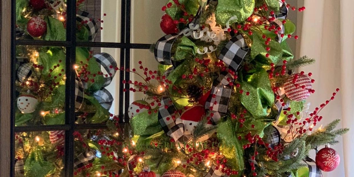 Hoilday Decorating Service